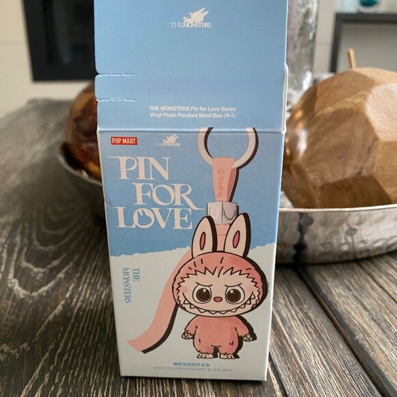 LABUBU Pin for Love Series- "Y" AUTHENTIC & BRAND NEW - Picture 4 of 5